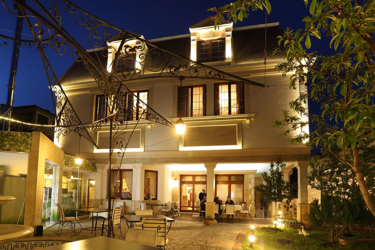 Hotel Green Garden Шумен Экстерьер фото