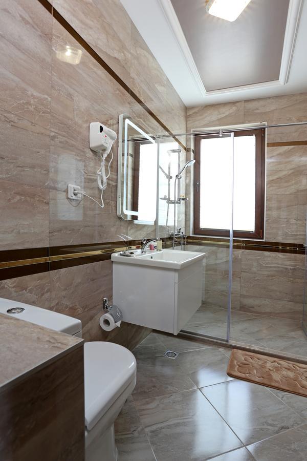 Hotel Green Garden Шумен Экстерьер фото