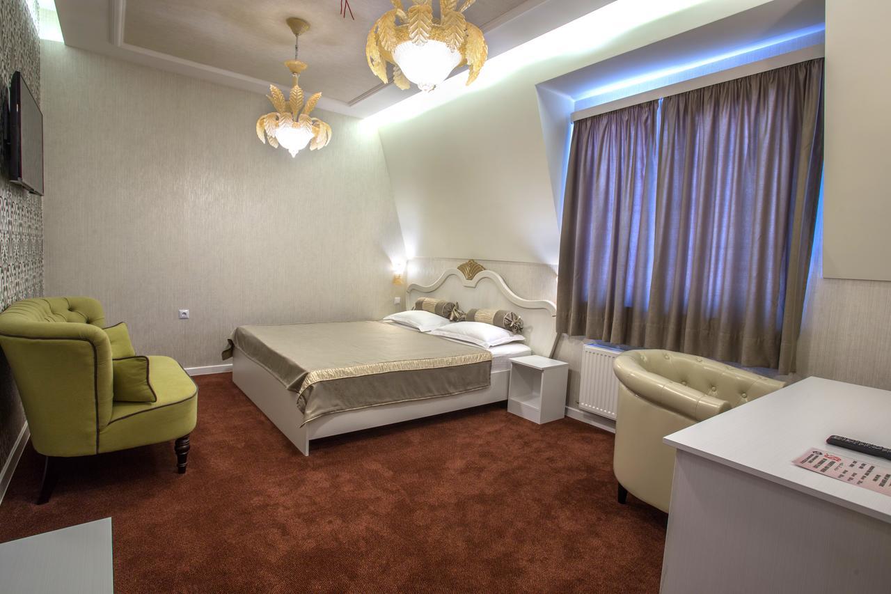 Hotel Green Garden Шумен Экстерьер фото